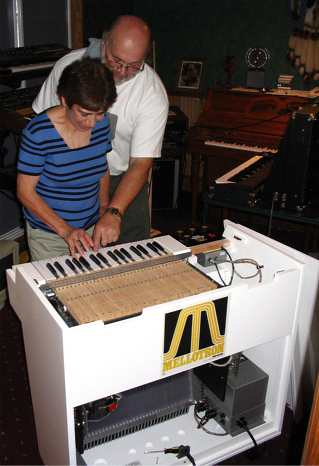 Jerry and Mali Korb play Mellotron M400 #310