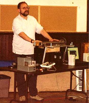 Ken Leonard shows the workings of the Mellotron M400
